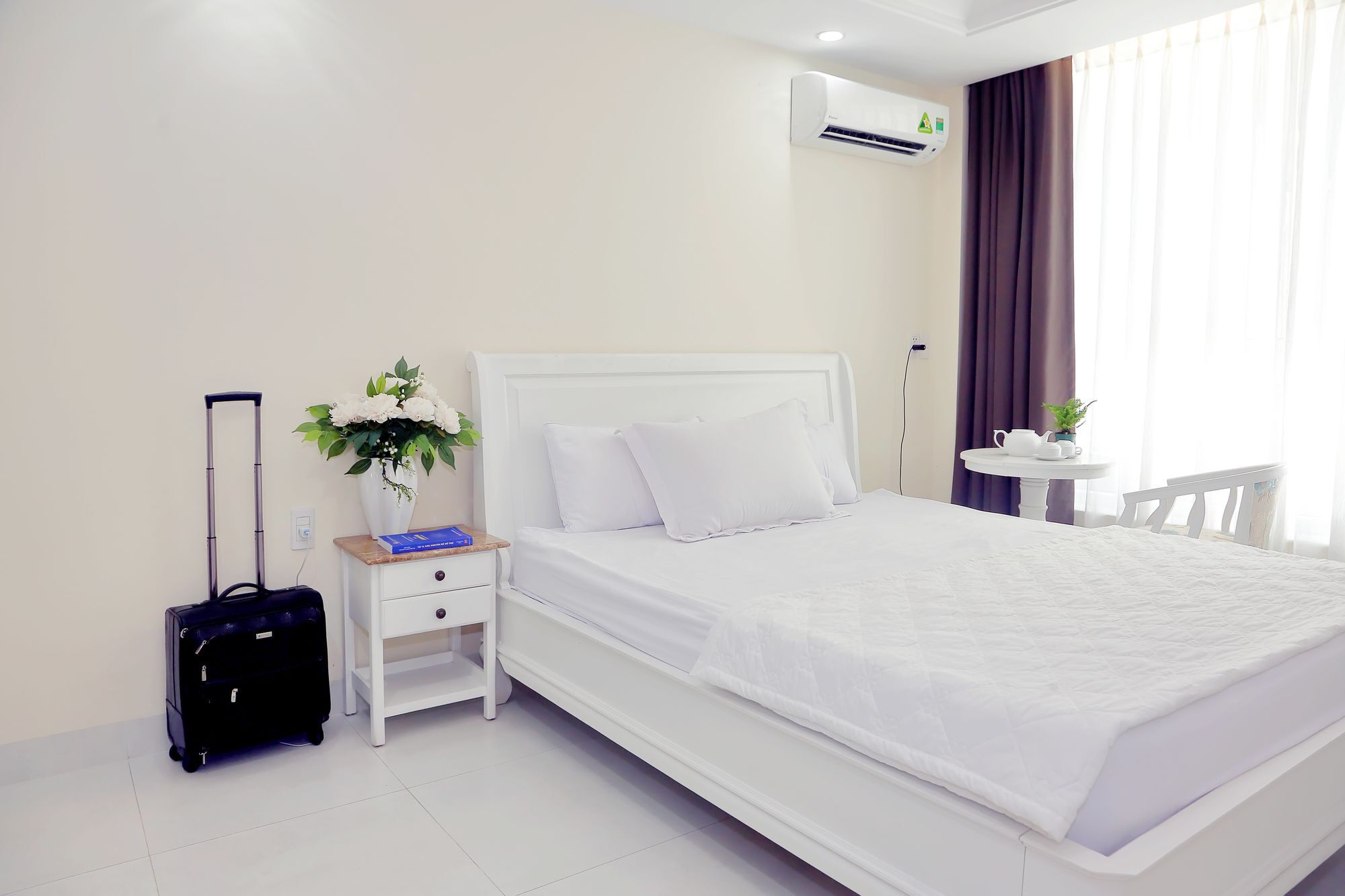Sunshine Hotel - Phu My Hung Хошимін Екстер'єр фото
